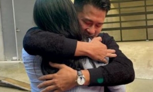 Phillip Nguyễn nghẹn ngào ôm 1 cô gái rất chặt nhưng không phải Linh Rin