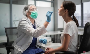 Chuyện gia Singapore khẳng định nhiễm biến thể Omicron ít có nguy cơ tái nhiễm Covid-19 