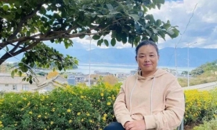 Ngày trẻ vì con không ly hôn chồng gia trưởng, đến tuổi 56 tự lái xe đi phượt để sống cho mình