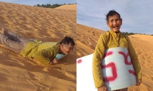 Xúc động bà cụ 71 tuổi hàng ngày leo đồi cát cho thuê ván trượt để kiếm tiền cứu con bị bệnh tim