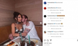 Kim Kardashian khoe ảnh hôn bạn trai trong bữa ăn, ánh mắt tình trẻ mới là thứ gây chú ý