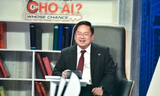 Chủ tịch FPT Hoàng Nam Tiến gây tranh cãi với câu nói: 'Xấu hổ khi gặp các bạn trẻ làm 20 giờ/ngày'