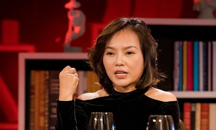 Thái Thùy Linh thừa nhận đã quen cùng lúc nhiều người sau 2 lần đổ vỡ hôn nhân