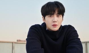 Đón sinh nhật tuổi 36, Kim Seon Ho xin lỗi fan vì ồn ào tình ái cách đây nửa năm