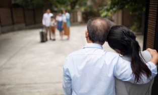 Cặp vợ chồng khởi kiện vì con trai quá cố để lại tài sản 17 tỷ cho bạn gái