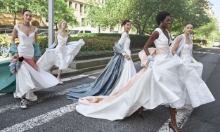 Xu hướng váy cưới 2020: Tối giản lên ngôi