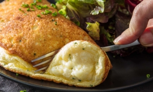 Cách làm trứng chiên bọt biển 'bồng bềnh' gây sốt cộng đồng mạng