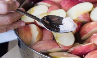 3 mẹo nhỏ giúp bảo quản táo không bị thâm sau khi gọt vỏ