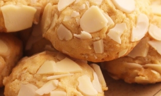 Cách làm bánh quy dừa hạnh nhân cực dễ bằng nồi chiên không dầu