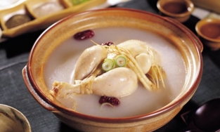 Hướng dẫn cách làm gà hầm sâm chuẩn vị Hàn Quốc giúp bồi bổ sức khỏe