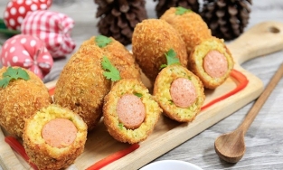 Mách bạn cách làm cơm cuộn xúc xích từ cơm thừa có sẵn trong tủ lạnh