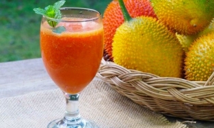 Cách làm nước ép gấc đẹp mắt, lạ miệng