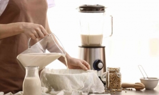 Top 5 máy làm sữa đậu nành đa năng cho sữa thơm, béo, giá chỉ từ 1 triệu