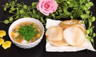 Cách nấu súp tôm ngọt thơm, bổ dưỡng mà nhẹ bụng 