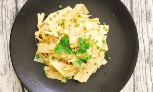 Cách làm măng xào tỏi ngon mắt, ngon miệng mà nấu cực nhanh