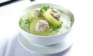 Cách nấu canh bí đao nhồi thịt thanh mát, vừa ấm bụng vừa đủ chất cho bữa tối