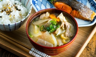 Cách nấu canh Tonjiru chuẩn Nhật, không chỉ ngon mà còn tốt cho sức khỏe