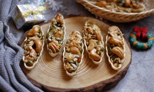 Cách làm bánh thuyền hạt hot trend cực đơn giản, trổ tài ngay để đãi khách ngày Tết