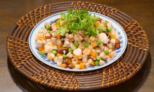 Hạnh nhân xào, món ăn truyền thống trong mâm cỗ Tết của người Hà Nội xưa