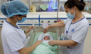 Thai nhi bị phá bỏ ở tuần 31 được cứu sống đã về nơi ở mới