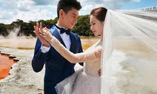 Ngắm lại váy cưới tuyệt đẹp của cô dâu Lưu Thi Thi