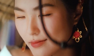 Nhan sắc nữ chính trong MV 'Hoa hải đường' Của Jack