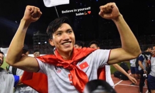 Trước giờ G bán kết HHVN 2020, Đoàn Văn Hậu tung ảnh cổ vũ 'babe'