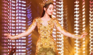 Lưu Diệc Phi, Địch Lệ Nhiệt Ba, Triệu Lệ Dĩnh... cùng mặc trang phục nữ thần Kim Ưng, ai xinh đẹp nhất?