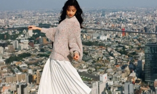 Nắng thu đẹp thế này, diện ngay combo áo len và váy sau đây thì hết sảy!