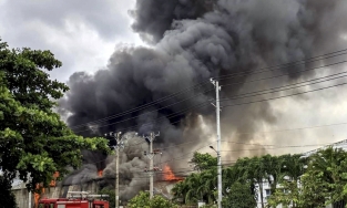 Cháy công ty nội thất ở TP.HCM