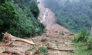 Quảng Bình: Tiếp tục tìm kiếm 3 người mất tích sau sạt lở đất tại Phong Nha