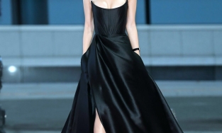 Sao nữ châu Á diện váy đen khí chất