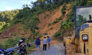 Vụ sạt lở đất vùi 53 người ở Quảng Nam, đã tìm thấy thi thể bé gái lớp 5