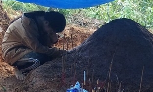 Về Trà Leng tìm cha mẹ, nữ sinh lớp 11 gục ngã bên 2 nấm mồ