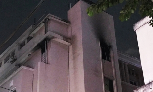 TP.HCM: Cháy khách sạn cách ly, hơn 70 người phải chuyển chỗ trong đêm