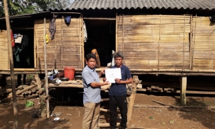 Người bỏ quên 10 triệu trong quần áo từ thiện tặng lại toàn bộ số tiền 