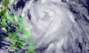 Bão số 13 Vamco mạnh thêm 4 cấp trước khi vào Biển Đông