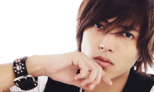 Tài tử Nhật có nguy cơ mất sự nghiêp vì đi khách sạn với người mẫu 17 tuổi