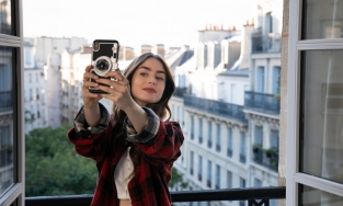 'Emily in Paris' sẽ có tiếp mùa hai