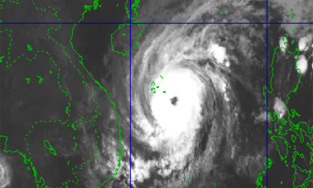 Bão số 13 mạnh thành cuồng phong, cách Đà Nẵng 370km