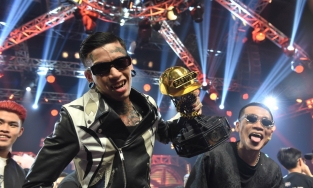 Dân mạng tranh cãi gay gắt khi Dế Choắt lên ngôi quán quân Rap Việt