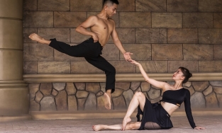 Chiêm ngưỡng bộ ảnh dance sport cực đẹp của vợ chồng Khánh Thi - Phan Hiển