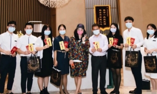 Nghi vấn Trương Bá Chi đã mang thai con gái của Tạ Đình Phong