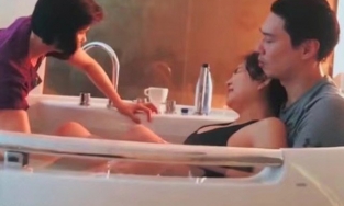 Ella (S.H.E) lần đầu chia sẻ khoảnh khắc sinh con dưới nước