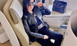 Lệ Quyên công khai cùng tình trẻ tin đồn ngồi chung ghế máy bay 