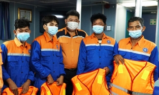 Vũng Tàu: Chìm tàu khi đi bắt ghẹ, 4 ngư dân may mắn thoát chết