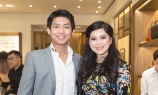 HOT: Xôn xao hình ảnh con trai út nhà Johnathan Hạnh Nguyễn chạy bộ cùng bạn gái