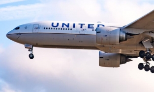 Chuyến bay vận chuyển lô vaccine Covid-19 đầu tiên trên thế giới