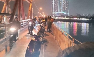 Hà Nội: Người phụ nữ để lại giấy khám thai rồi nhảy cầu tự tử