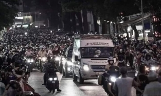 MC Đại Nghĩa kể lại thời khắc trên xe tiễn đưa linh cữu cố nghệ sĩ Chí Tài